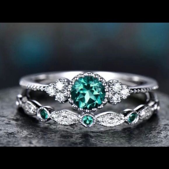 Beautiful 925 Silver  Round cut Green Emerald Sapphire Wedding Set ! - Picture 3 of 3